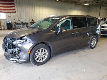  Salvage Chrysler Pacifica