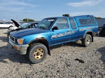  Salvage Toyota Pickup