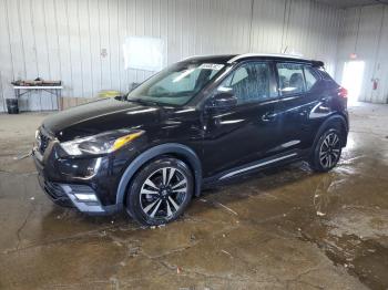  Salvage Nissan Kicks