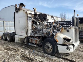  Salvage Peterbilt 579