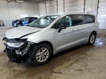  Salvage Chrysler Pacifica