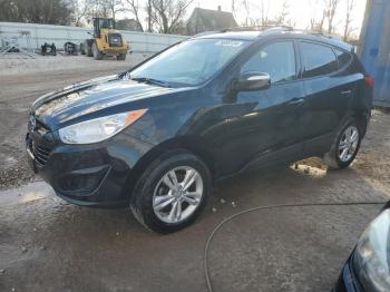  Salvage Hyundai TUCSON