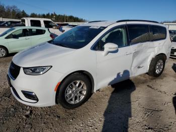  Salvage Chrysler Pacifica