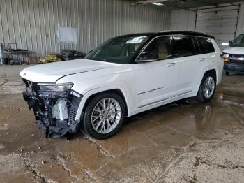  Salvage Jeep Grand Cherokee