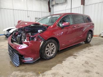  Salvage Toyota Sienna