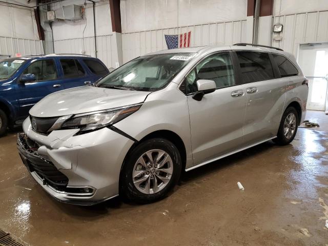  Salvage Toyota Sienna