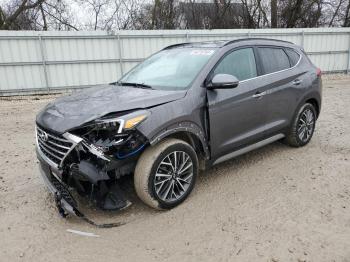  Salvage Hyundai TUCSON