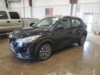  Salvage Nissan Kicks