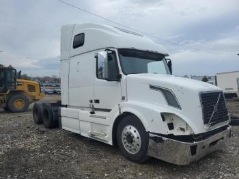  Salvage Volvo Vnl