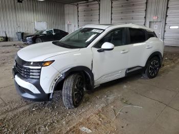  Salvage Nissan Kicks