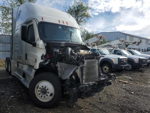  Salvage Freightliner Cascadia 1