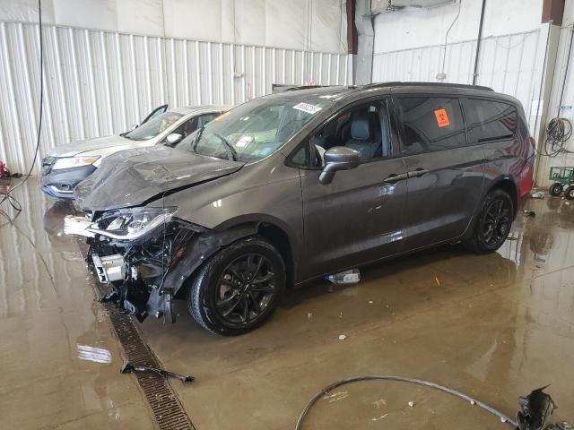 Salvage Chrysler Pacifica