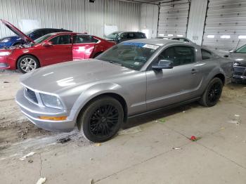  Salvage Ford Mustang