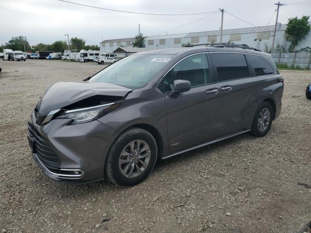  Salvage Toyota Sienna