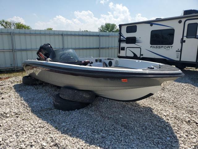  Salvage Land Rover Boat