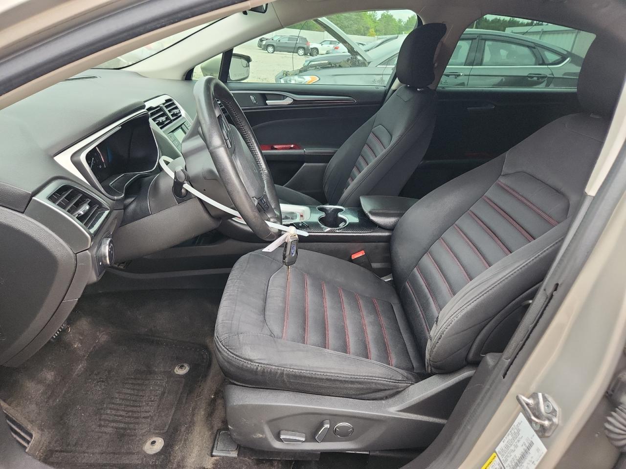 Ford Fusion Se Hybrid Image 3