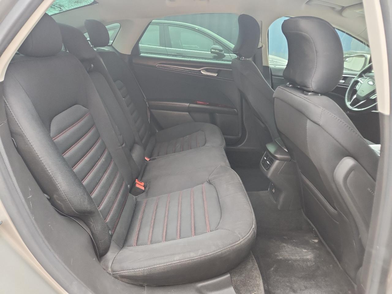 Ford Fusion Se Hybrid Image 9