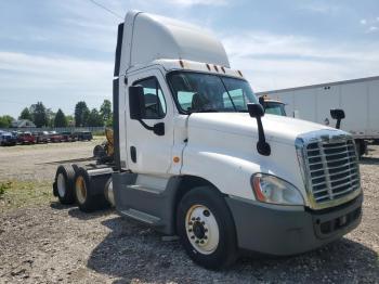  Salvage Freightliner Cascadia 1