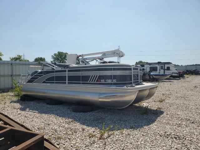  Salvage Bennington Marine Pontoon