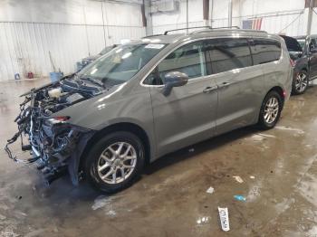  Salvage Chrysler Pacifica