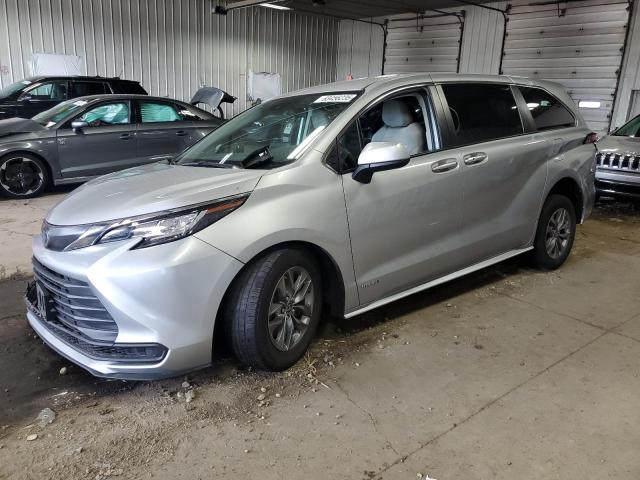  Salvage Toyota Sienna