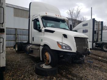 Salvage Freightliner Cascadia 1