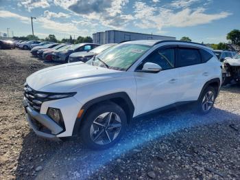 Salvage Hyundai TUCSON