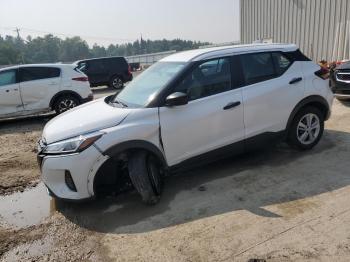  Salvage Nissan Kicks