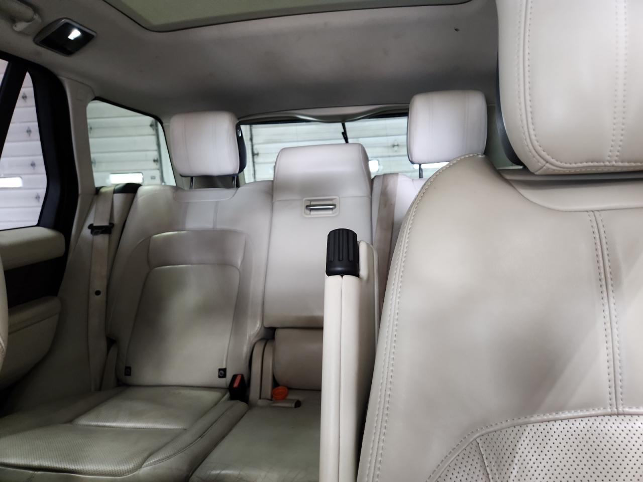 Land Rover Range Rover Hse Image 8