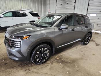  Salvage Nissan Kicks