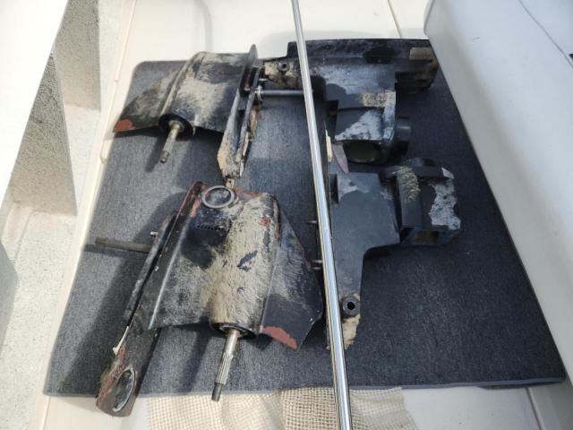 Sea Ray Sundancer Image 9