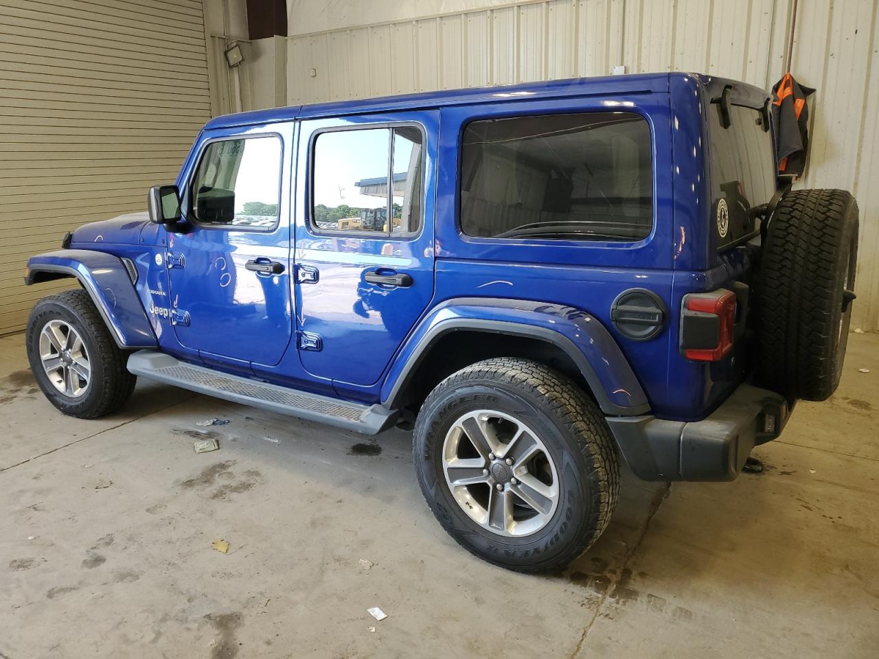 Jeep Wrangler Sahara Image 8