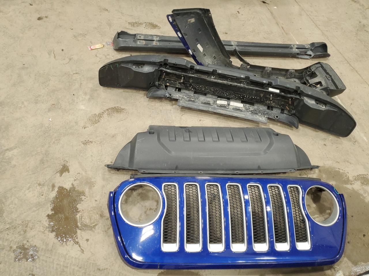 Jeep Wrangler Sahara Image 6