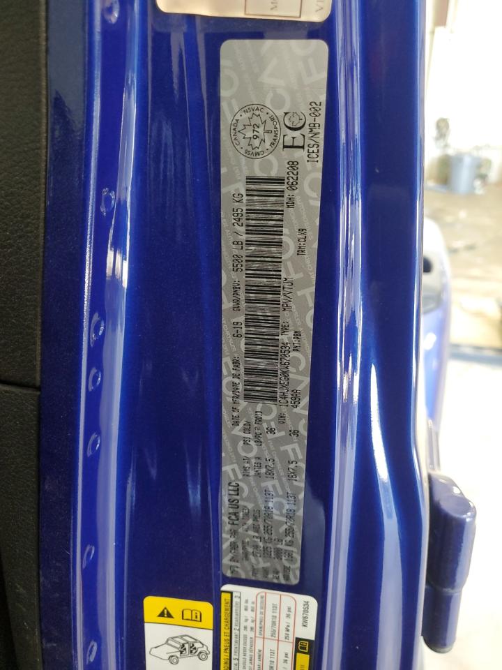 Jeep Wrangler Sahara Image 3