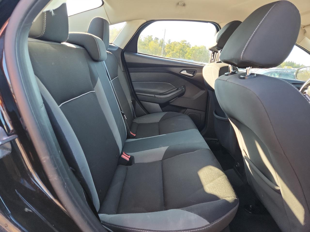 Ford Focus Se Image 12