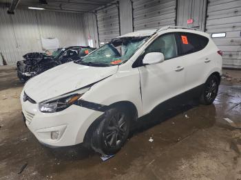  Salvage Hyundai TUCSON