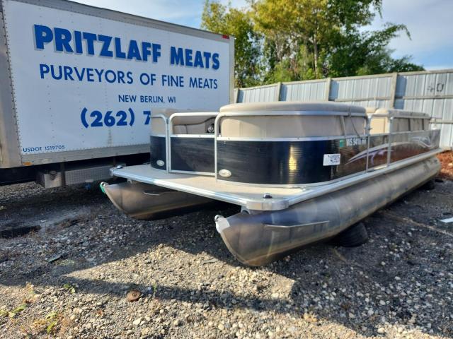  Salvage Starcraft Boat