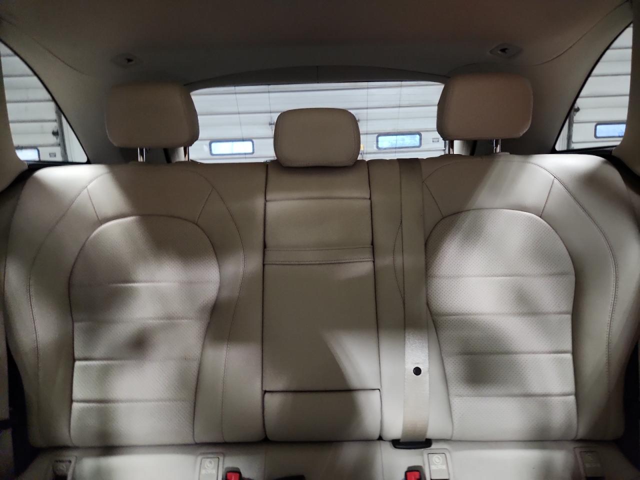 Mercedes-Benz GLC 300 4matic Image 9