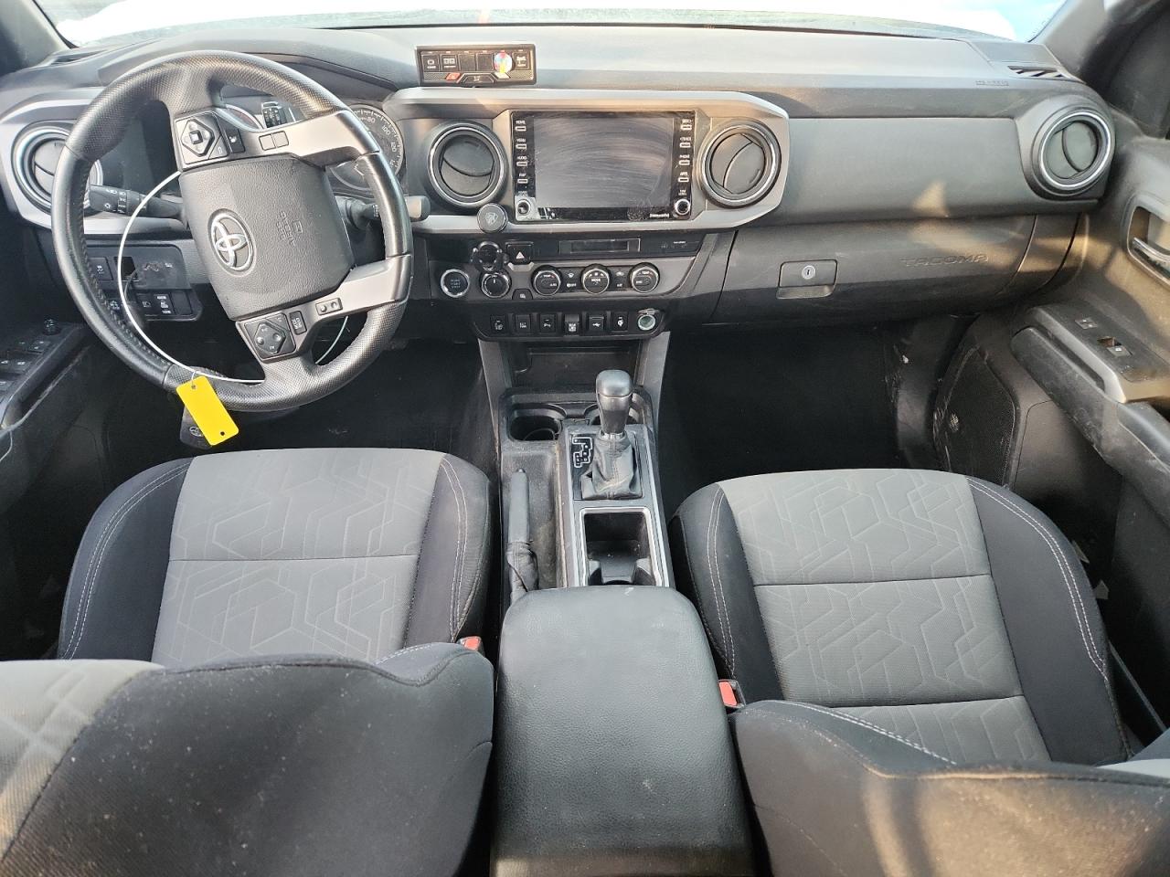 Toyota Tacoma Double Cab Image 4