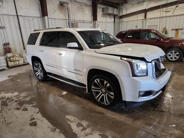 GMC Yukon Denali Image 4