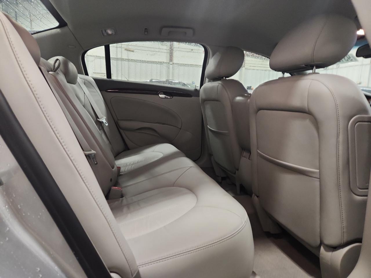 Buick Lucerne Cxl Image 7