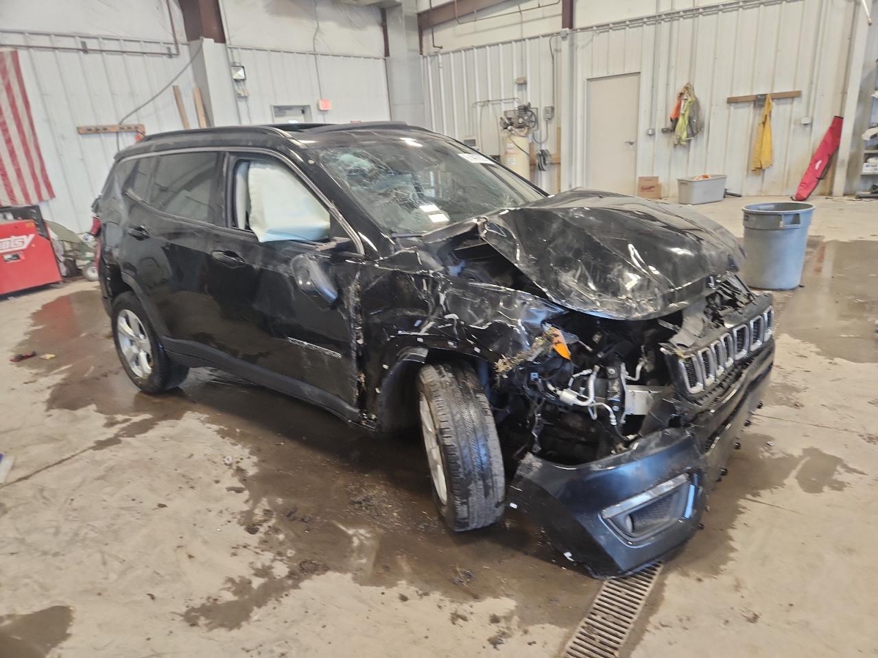 Jeep Compass Latitude Image 3