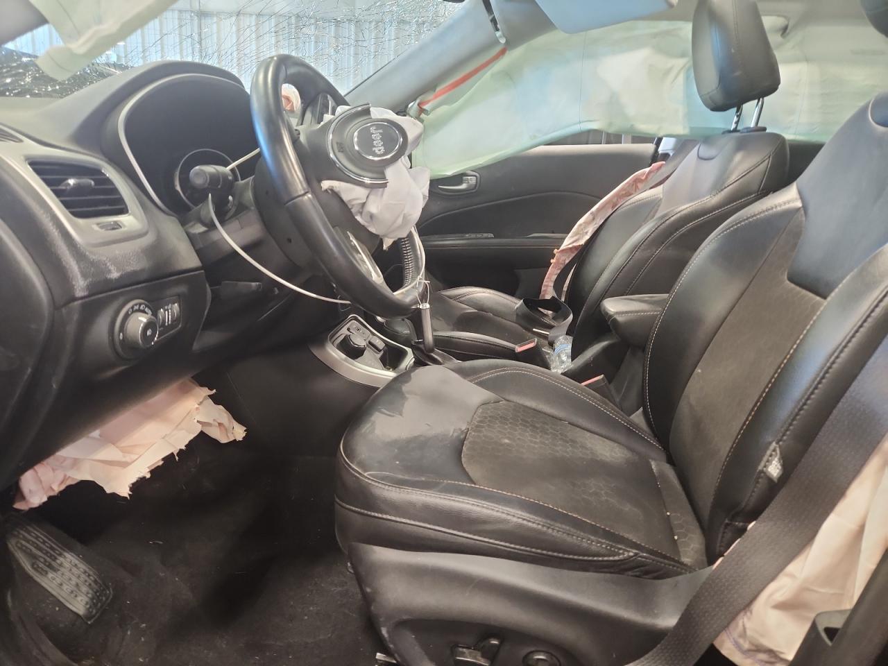 Jeep Compass Latitude Image 2