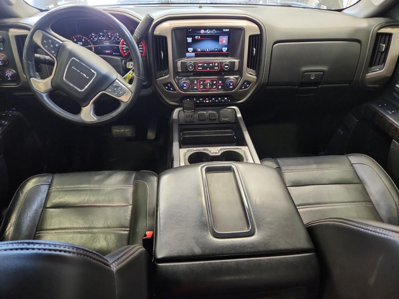 GMC Sierra K2500 Denali Image 5