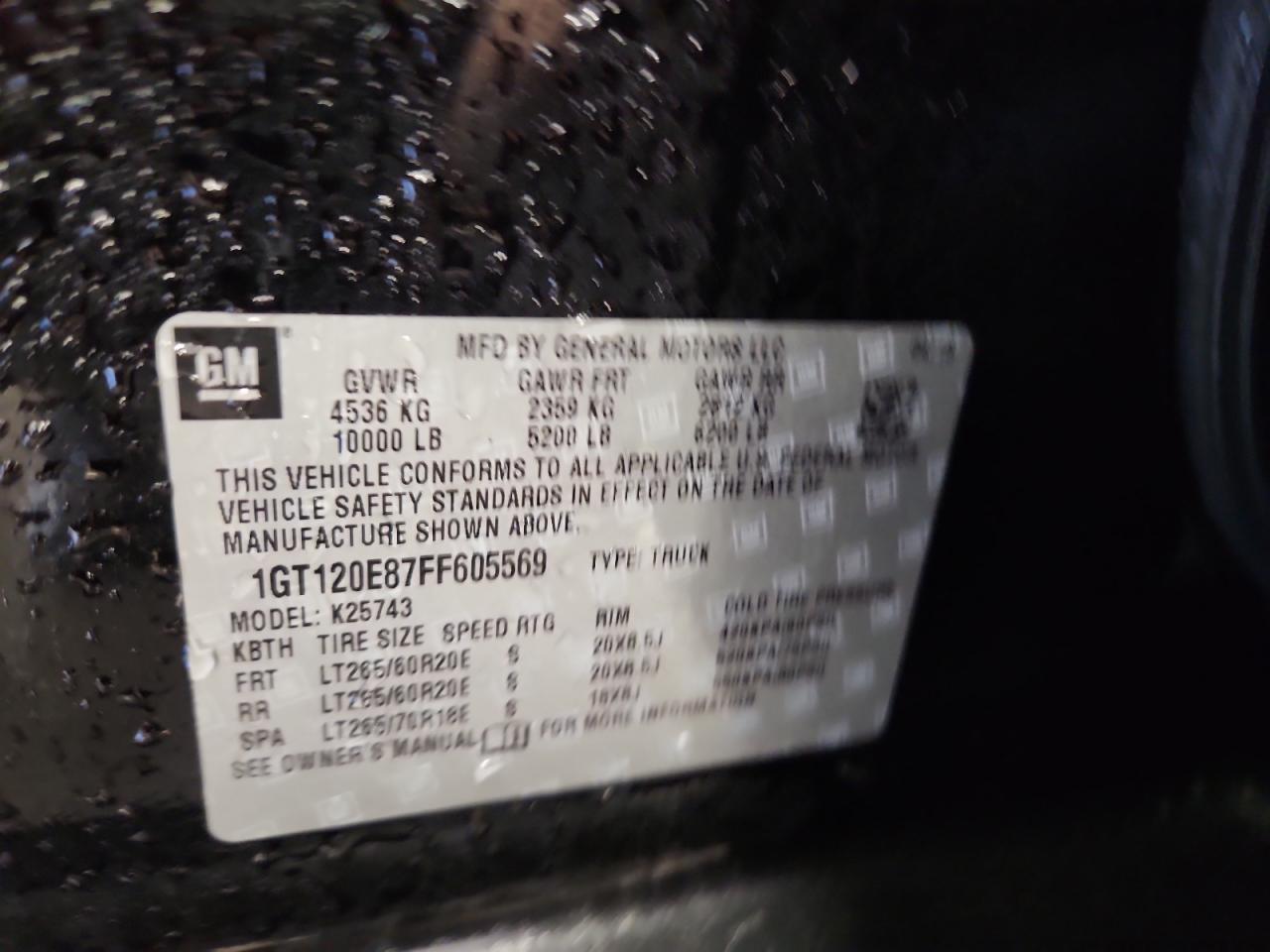 GMC Sierra K2500 Denali Image 3