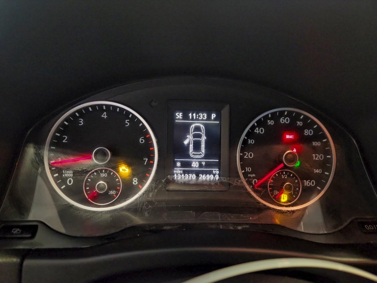 Volkswagen Tiguan S Image 2