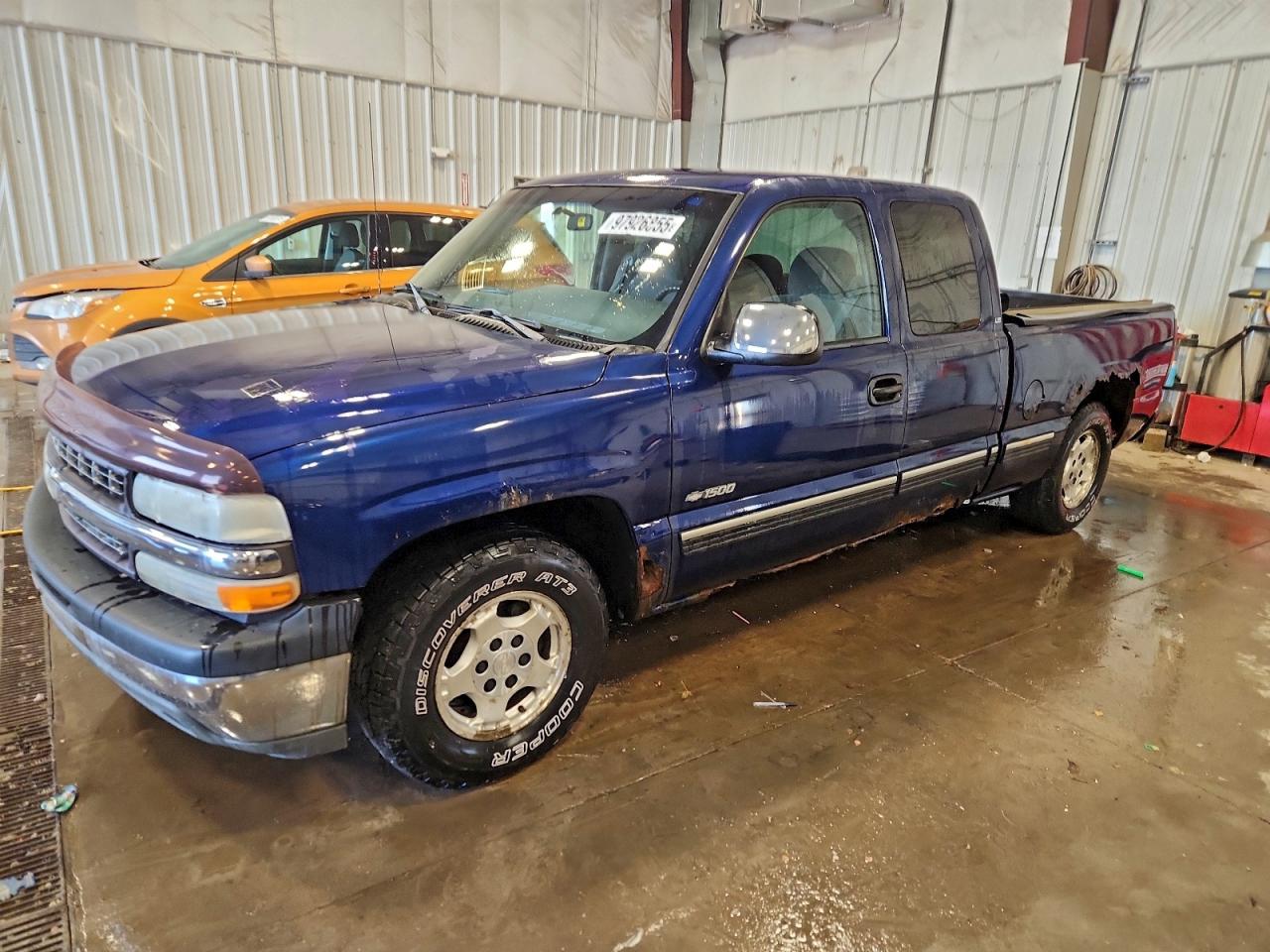 Chevrolet Silverado C1500 Image 1