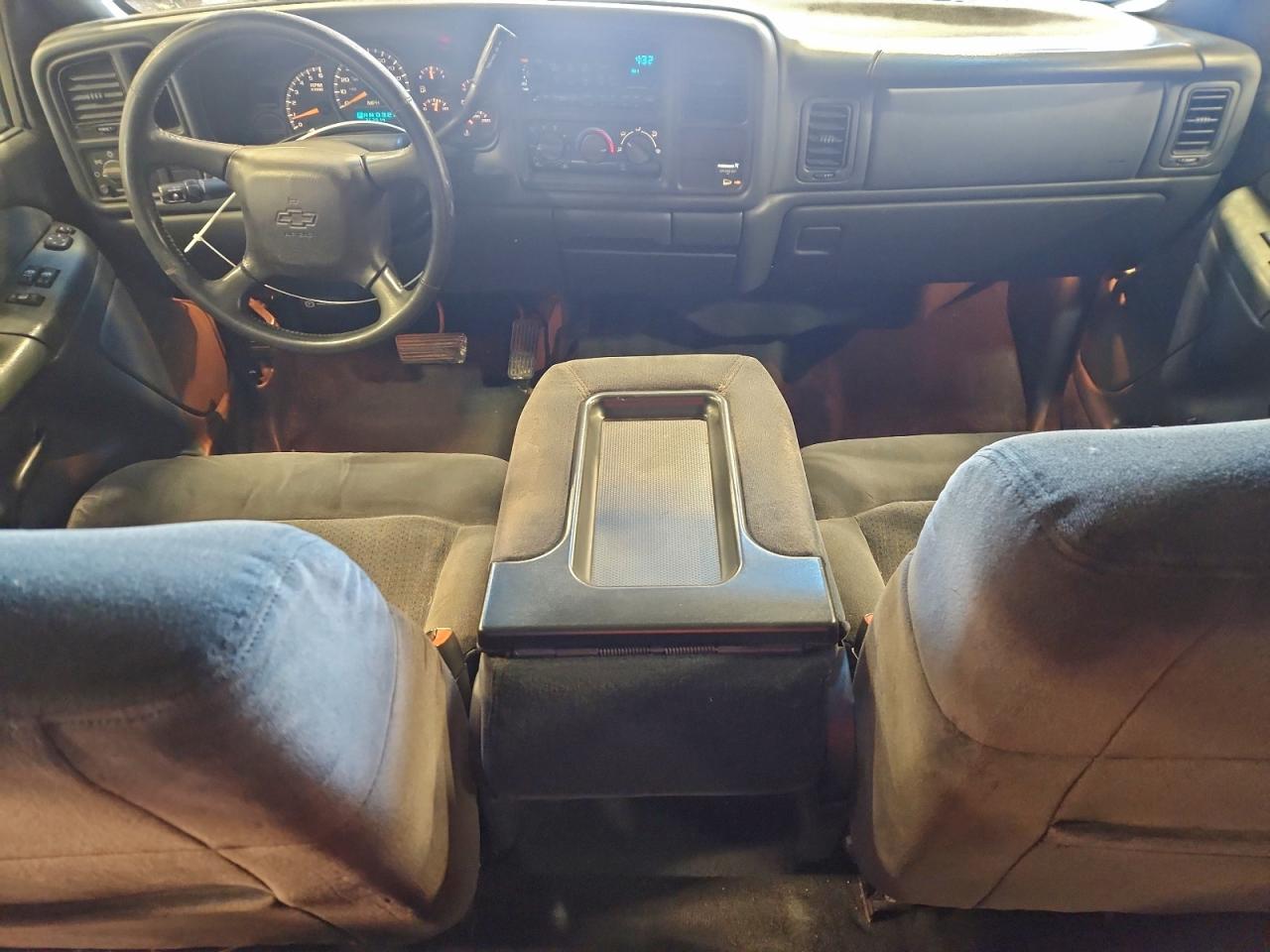 Chevrolet Silverado C1500 Image 7