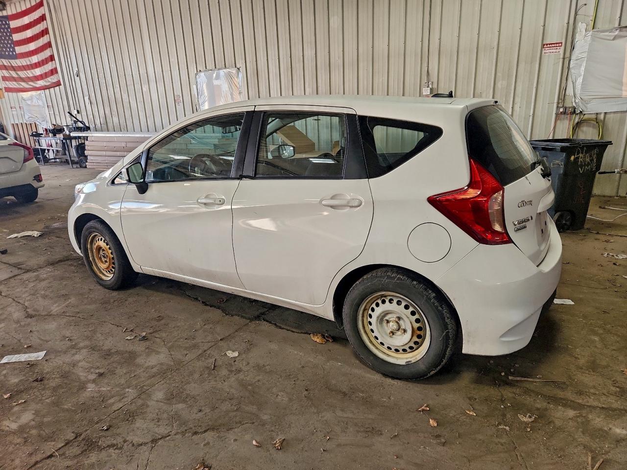 Nissan Versa S Image 2