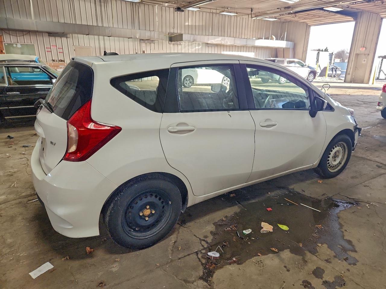 Nissan Versa S Image 5